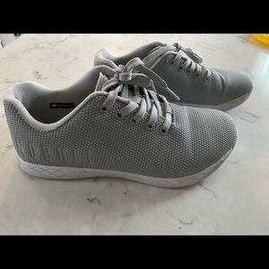 Nobull sneakers men 7, women 8.5